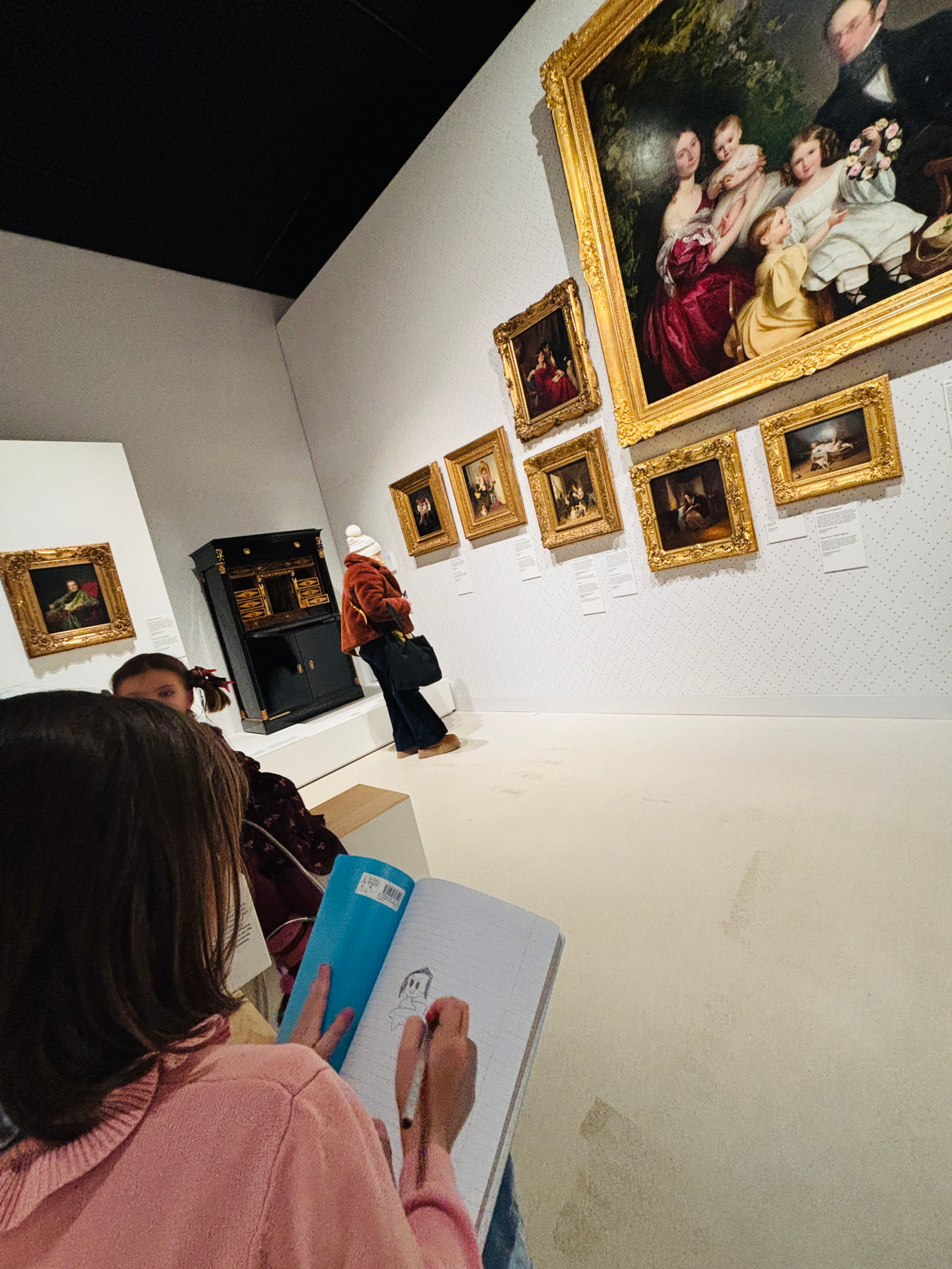 Child drawing at the Wien museum - Biedermeier
